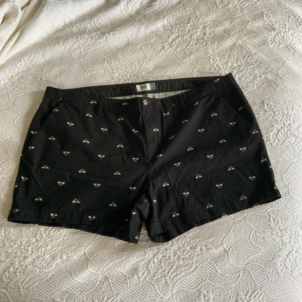 Plus bumble bee shorts 🐝